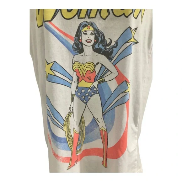 Wonder Woman graphic print image t-shirt size large brand new - Picture 4 of 9
